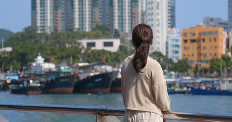Fototapeta na wymiar Woman look at the view of the seaside