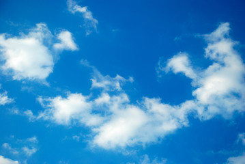 Summer of Thailand The sky will be blue. The white clouds are dignified.