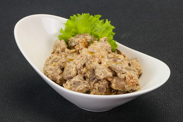 Chicken liver with cream and dry tomatoes