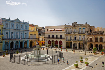 Fototapeta na wymiar Havana, Cuba - July 31, 2018: View of Plaza Vieja in Havana in Cuba