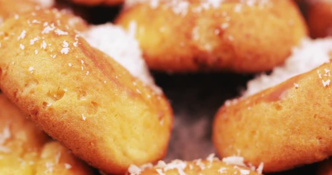Cheesecakes with coconut