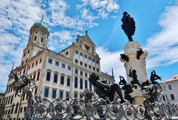 Augsburg, Augustusbrunnen und Rathaus