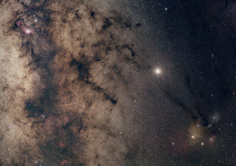 賑やかな天の川周辺