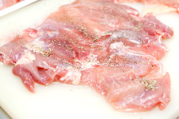 鶏もも肉の下拵え