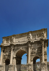 Fototapeta na wymiar Das Coloseum in der ewigen Stadt Rom