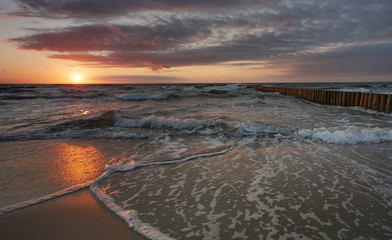 Morze zachód słońca - Dziwnówek Dziwnowo falochron