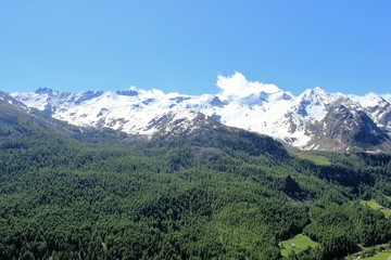 Fototapeta na wymiar montagnes du Val de Rhêmes
