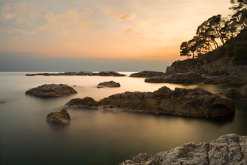 detail of the coast in the Gulf of poets during sunset
