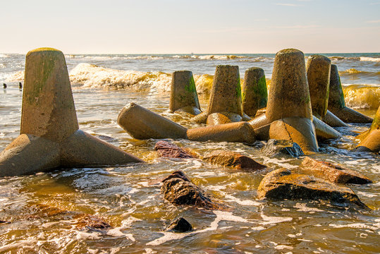 wave-breaker-images-browse-157-stock-photos-vectors-and-video