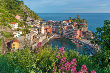 Fototapeta na wymiar Idyllic landscape of Resort village Vernazza, Cinque Terre, Italy