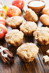 Obraz na płótnie Canvas Muffins with apple