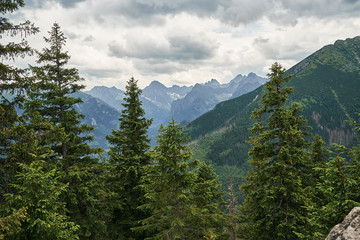 piękne góry wśród chmur