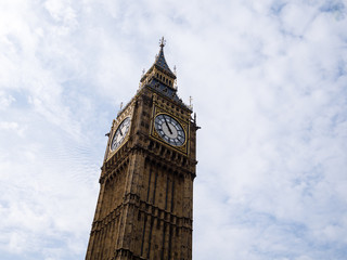 Fototapeta na wymiar Big Ben clock and a blue sky