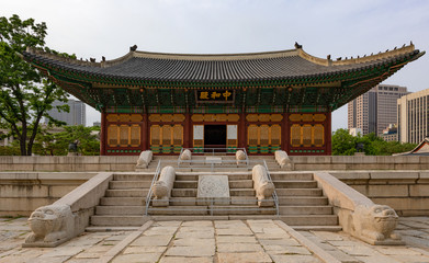 Naklejka premium Junghwajeon, main hall of Deoksugung, a palace for Korea's royal family in Joseon dynasty in Seoul, South Korea. 