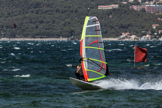 Windsurfer auf dem Wasser