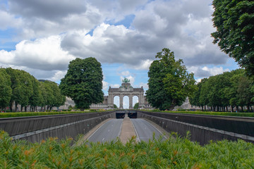 view on the brussels triumphal arch