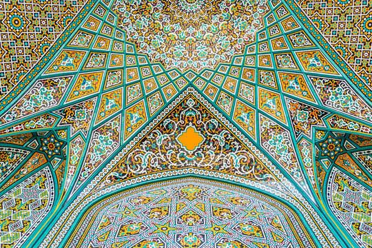 07/05/2019 Qom,.Qom Province.Iran, elements of mosaic and ceramic tile decoration in.The Shrine of Fatima Masumeh, the second most sacred city in Iran after Mashhad.