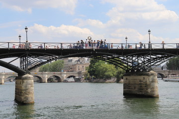 Fototapeta na wymiar Pont des Arts sur la Seine à Paris