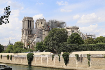 Obraz premium Chantier de la Cathédrale Notre Dame de Paris