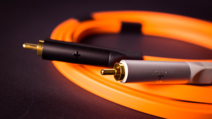 NEO Cable orange