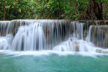 Fototapeta na wymiar Huai Mae Khamin Waterfall, Khuean Srinagarindra National Park, Kanchanaburi, Thailand