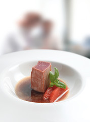 atún rojo en salsa y menta. red tuna in sauce and mint.