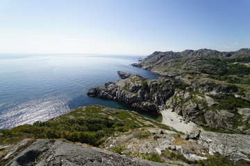 sonnige Küste in Norwegen