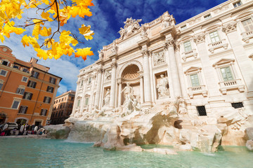 Fototapeta na wymiar Fountain di Trevi in Rome, Italy