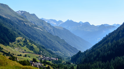 Fototapeta na wymiar landscape in the mountains in Ticino Switzerland
