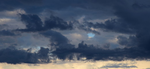 Gewitterwolken - Regenwolken