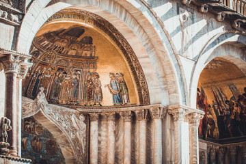 Dettaglio arco arte dipinto Basilica di San Marco Venezia