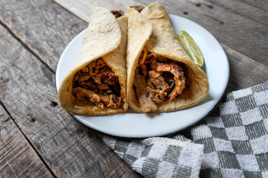 Mexican tacos known as "arabes" style