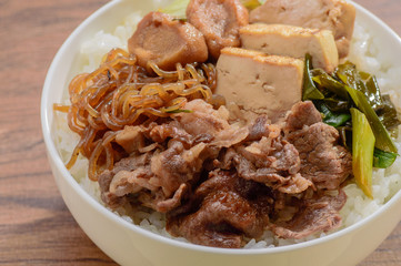 すき焼き丼