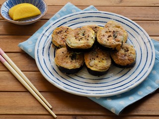 한국의 음식 김밥 계란구이 