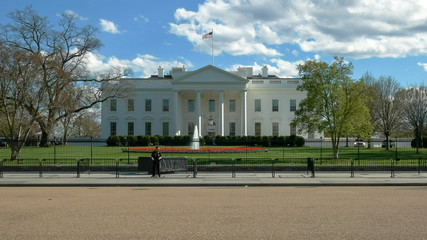 wide view of the north side of the white house in washington without tourists