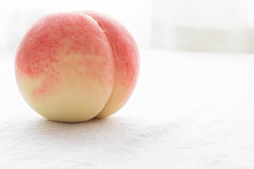 新鮮な桃の果実