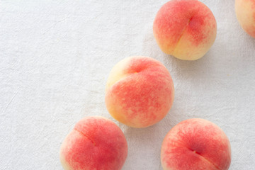 新鮮な桃の果実