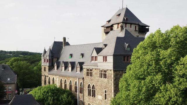 Luftaufnahme von Schloss Burg in Solingen, Deutschland