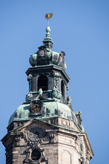 Fototapeta na wymiar Schlossturm von Schloss Heidecksburg in Rudolstadt, dem barocken ehemaligen Residenzschloss der Grafen und Fürsten von Schwarzburg