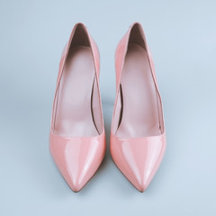 female pink shoes