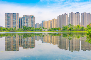 Obraz premium Architectural scenery around Jincheng Lake Park in Chengdu, Sichuan Province, China