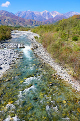 北アルプス、白馬三山と姫川。白馬　長野　日本。１０月下旬。