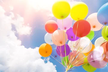 Poster Stelletje kleurrijke ballonnen op hemelachtergrond © BillionPhotos.com