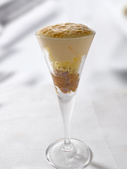 bebida dulce postre,  cho plates y cafe. sweet dessert drink, cho plates and coffee.