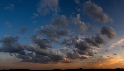 Obraz premium Russia. The South Of Western Siberia. Evening sky in the Republic of Khakassia in early July.