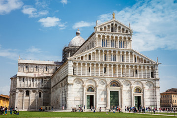 Fototapeta na wymiar Baptistery of St. John, Primatial Metropolitan Cathedral of the Assumption of Mary and the Leaning Tower of Pisa