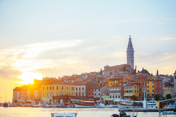 Obraz premium cityscape view of rovinj city on sunset in croatia
