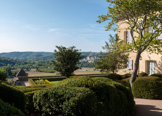 Obraz premium Topiary in the gardens of the Jardins de Marqueyssac in the Dordogne region of France