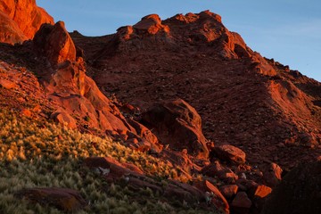 Obraz premium La meravigliosa albra vista dalla località di Tres Piedras, nella riserva nazionale di Famatina, La Rioja, Argentina