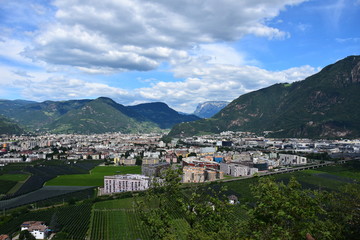 Naklejka premium Blick auf Bozen - Südtirol - Landeshauptstadt - Urlaubsort